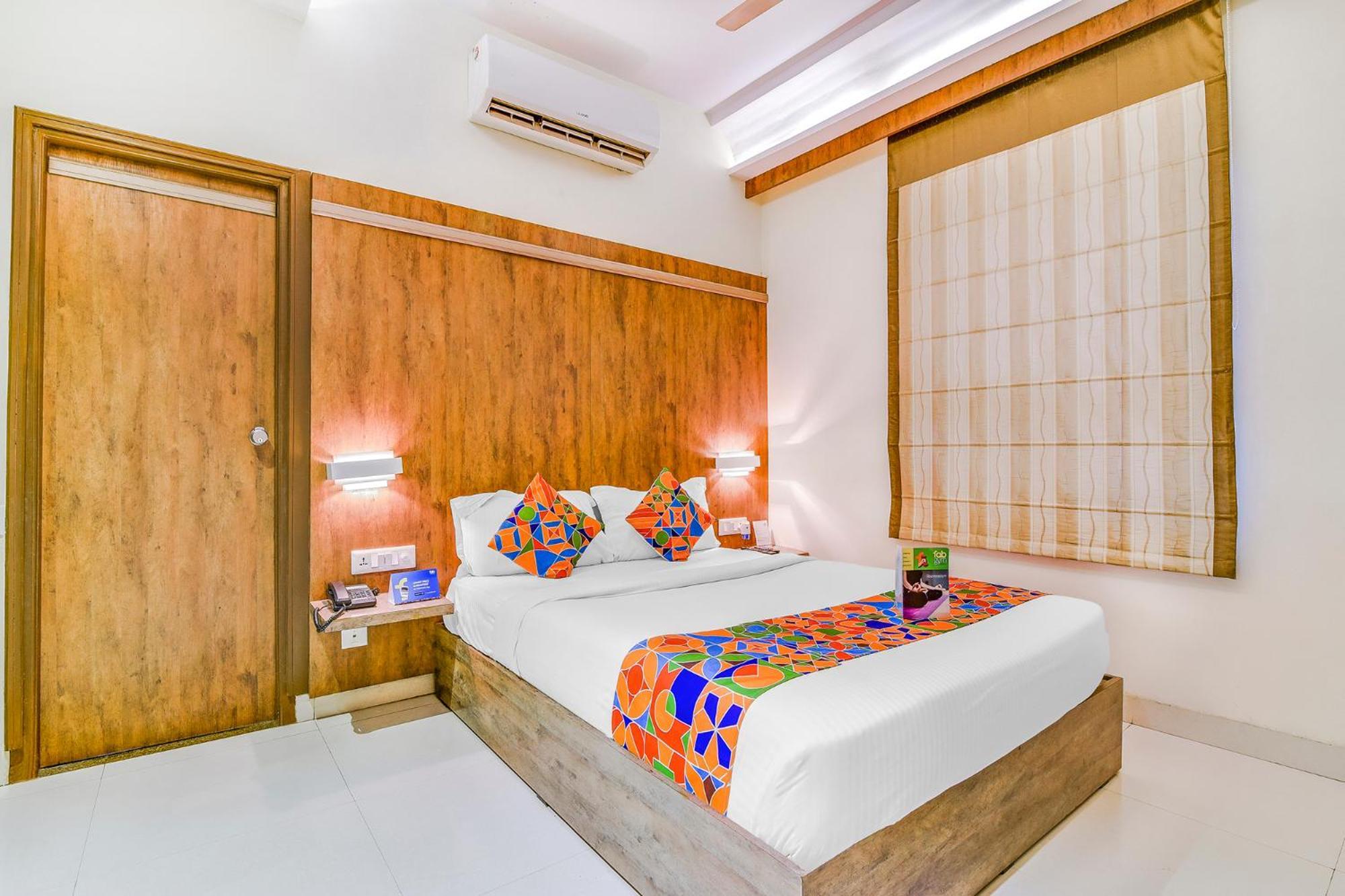 Fabhotel Arastu Nampally Hyderabad Bagian luar foto