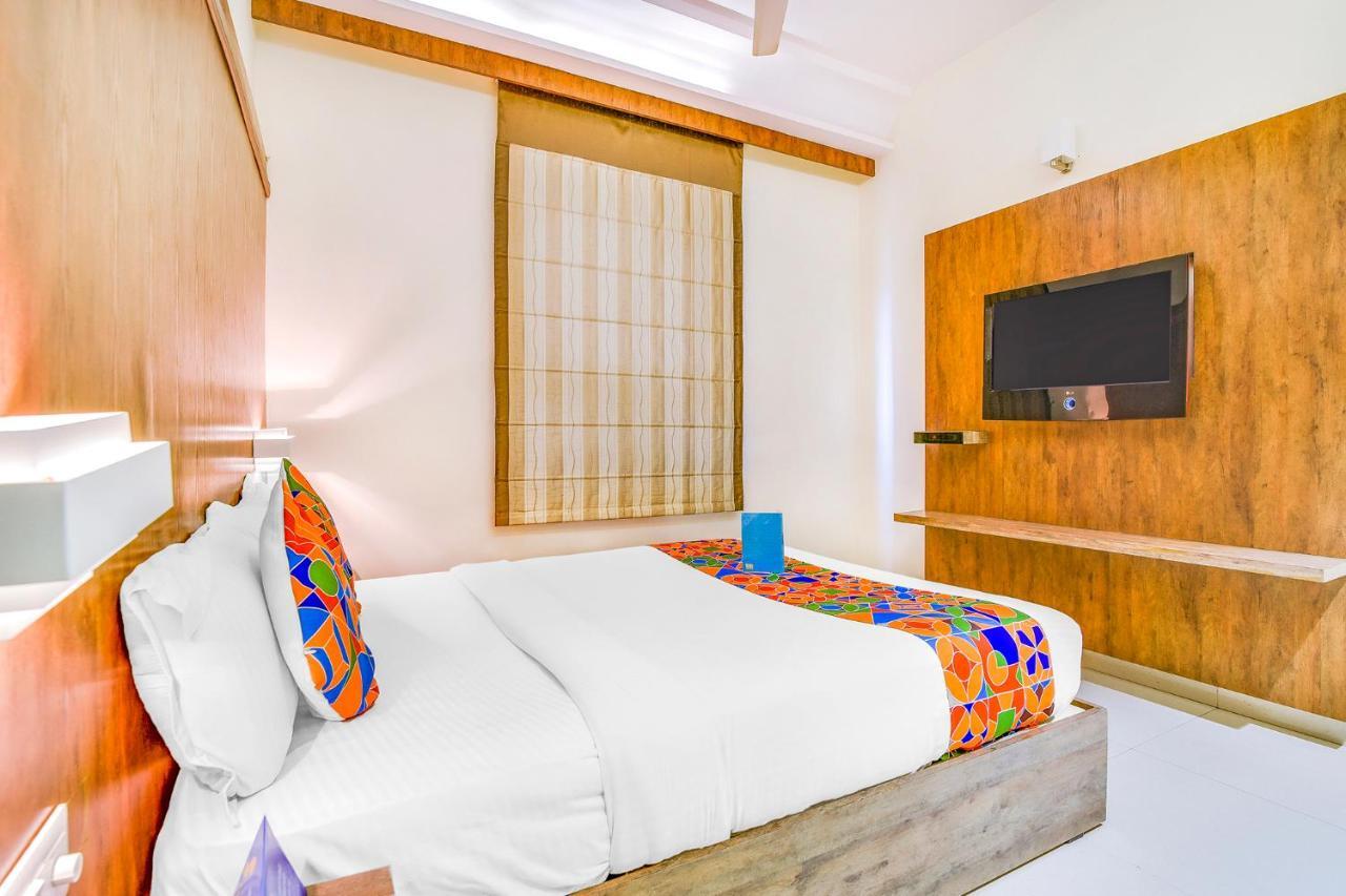Fabhotel Arastu Nampally Hyderabad Bagian luar foto