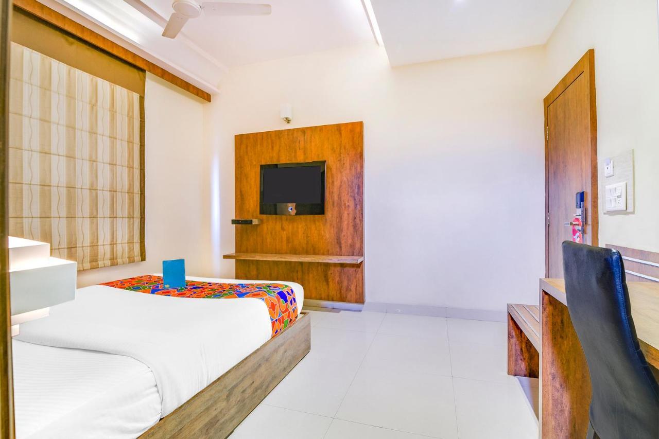 Fabhotel Arastu Nampally Hyderabad Bagian luar foto