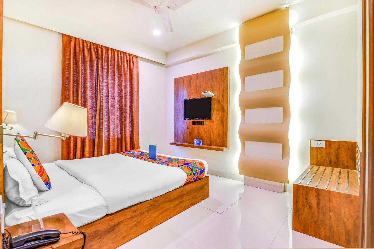 Fabhotel Arastu Nampally Hyderabad Bagian luar foto